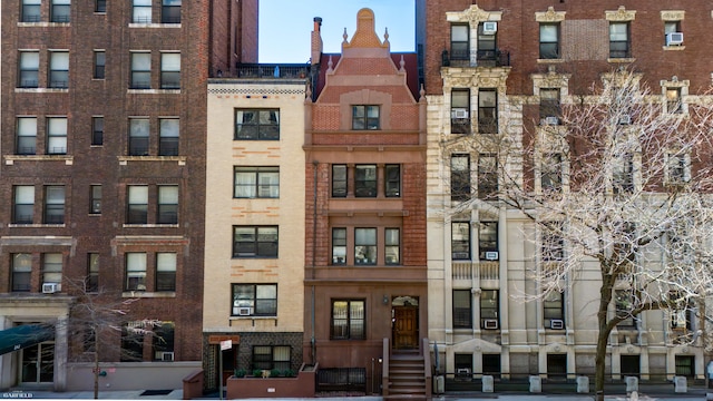 489 W End Ave, New York City, NY 10024 - view of building exterior