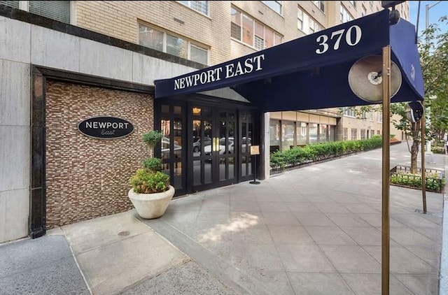 370 E 76th St Unit B-507, New York City, NY 10021 - entrance to property with brick siding