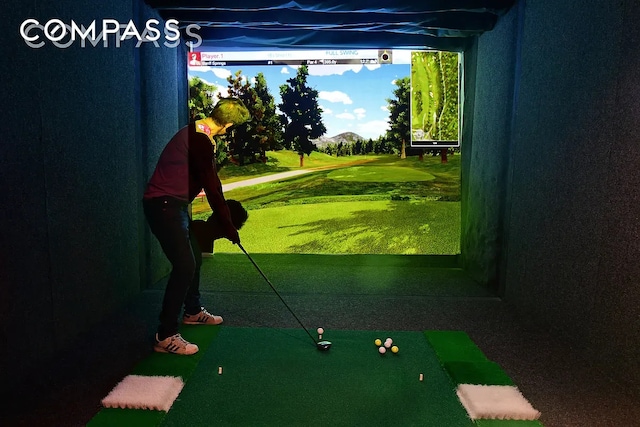 rec room featuring golf course view