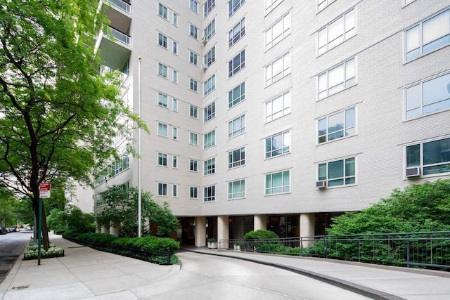 200 E 66th St Unit B1405, New York City, NY 10065 - view of property with fence
