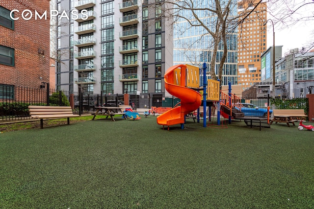 191 Willoughby St Unit 8J, New York City, NY 11201 - view of community playground