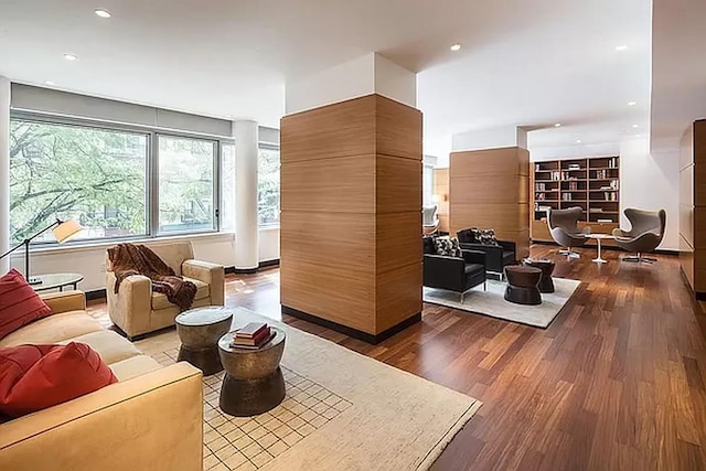 common area featuring recessed lighting