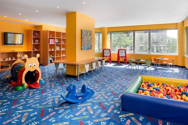 game room featuring carpet