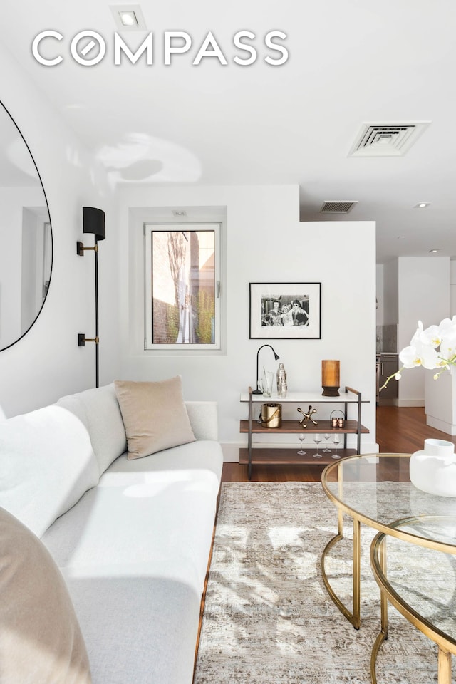 73 Worth St Pha, Pha, New York City, NY 10013 - living area featuring wood finished floors