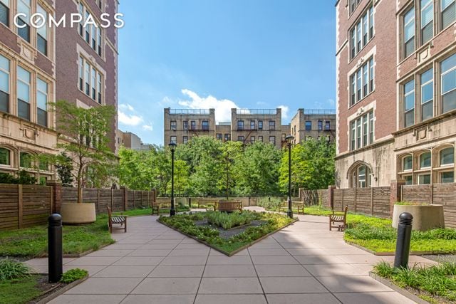220 W 148th St Unit 3K, New York City, NY 10039 - view of community