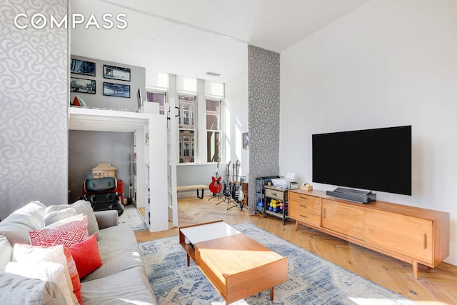 220 W 148th St Unit 3K, New York City, NY 10039 - living area featuring wallpapered walls