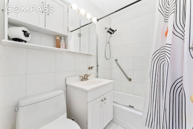 40 Sutton Pl Unit 9J, New York City, NY 10022 - bathroom with shower / tub combo with curtain, tile walls, toilet, vanity, and backsplash