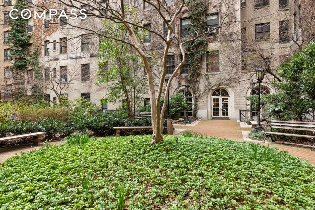 205 W 89th St Unit 6Rs, New York City, NY 10024 - view of community