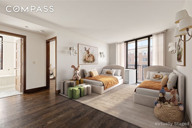 380 Rector Pl Unit 7Lmn, New York City, NY 10280 - living room with wood finished floors and baseboards