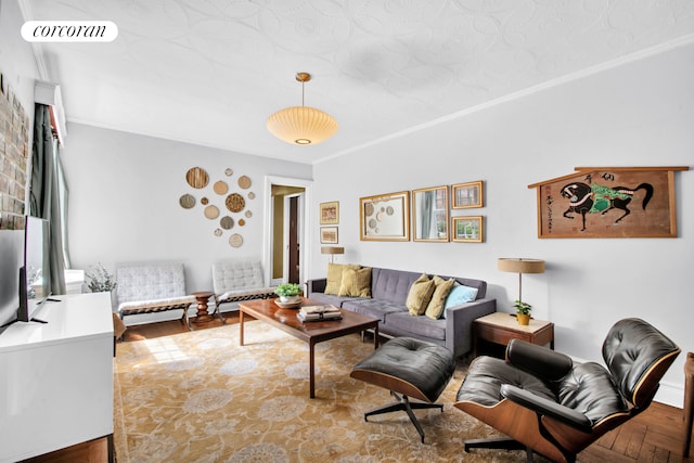 116 Pinehurst Ave Unit H14, New York City, NY 10033 - living room featuring wood finished floors, ornamental molding, and baseboards