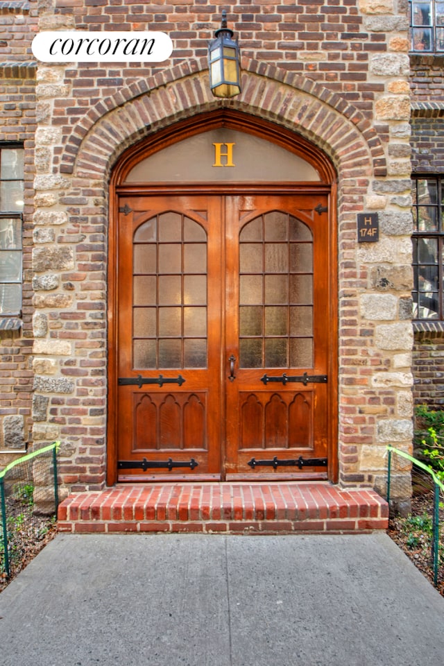 116 Pinehurst Ave Unit H14, New York City, NY 10033 - entrance to property with brick siding