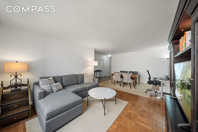 139 E 33rd St Unit 11L, New York City, NY 10016 - view of living area