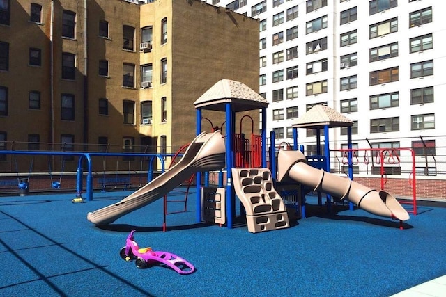 422 E 72nd St Unit 25C, New York City, NY 10021 - view of communal playground