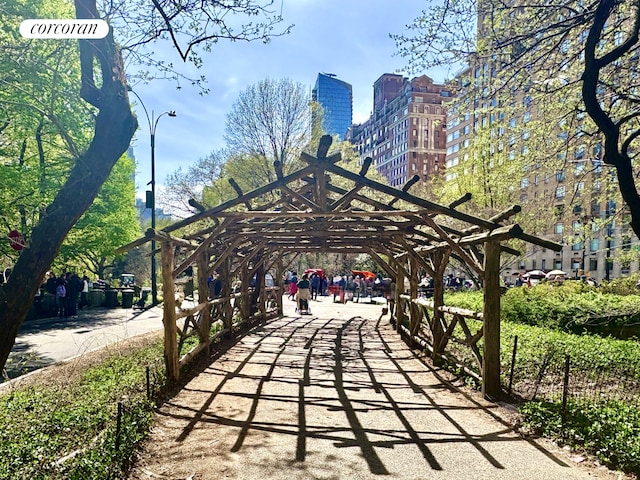 15 W 72nd St Unit 16V, New York City, NY 10023 - view of community