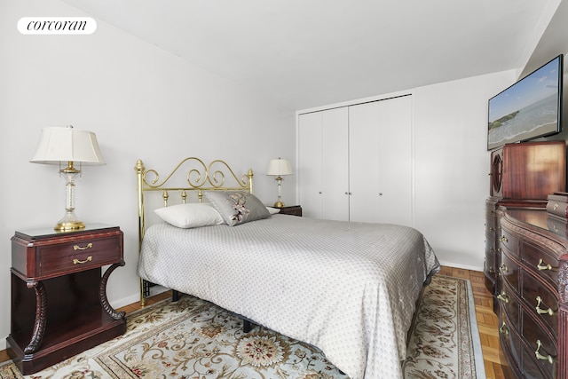 bedroom with a closet