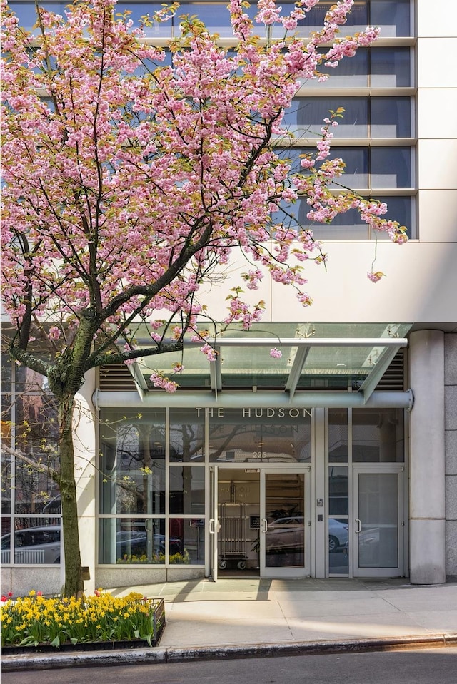 225 W 60th St Unit 14F, New York City, NY 10023 - view of building exterior