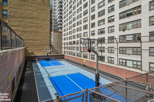 422 E 72nd St Unit 28D, New York City, NY 10021 - view of sport court featuring community basketball court