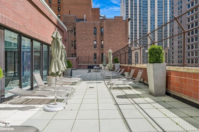 422 E 72nd St Unit 28D, New York City, NY 10021 - view of patio