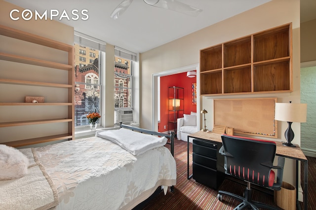 126 W 78th St, New York City, NY 10024 - bedroom with an office area