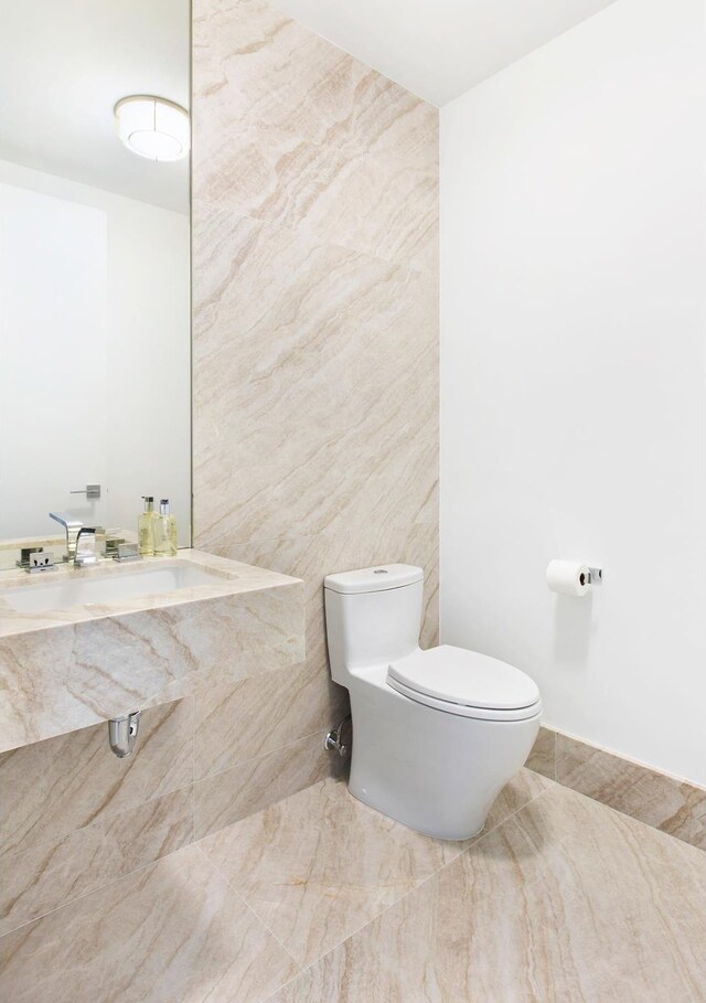 15 Hudson Yards Unit 31A, New York City, NY 10001 - half bath featuring toilet and a sink