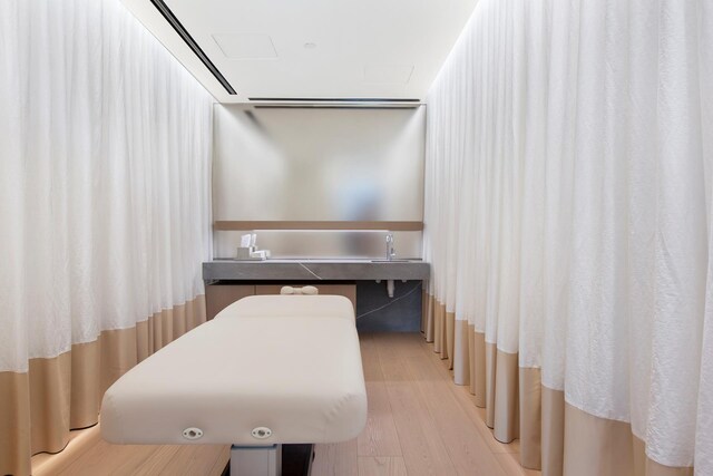 15 Hudson Yards Unit 31A, New York City, NY 10001 - bathroom featuring wood finished floors