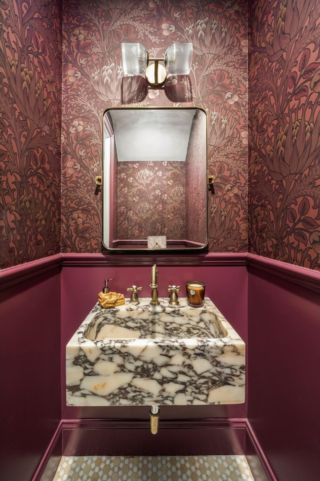 38 Garfield Place, New York City, NY 11215 - bathroom featuring wallpapered walls