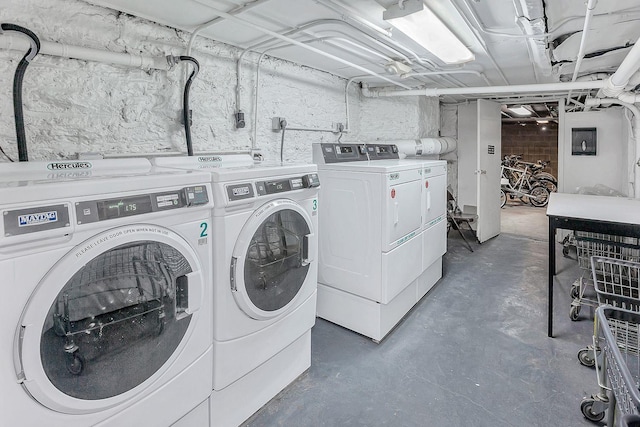 206 E 90th St Unit 4W, New York City, NY 10128 - community laundry featuring washer and clothes dryer