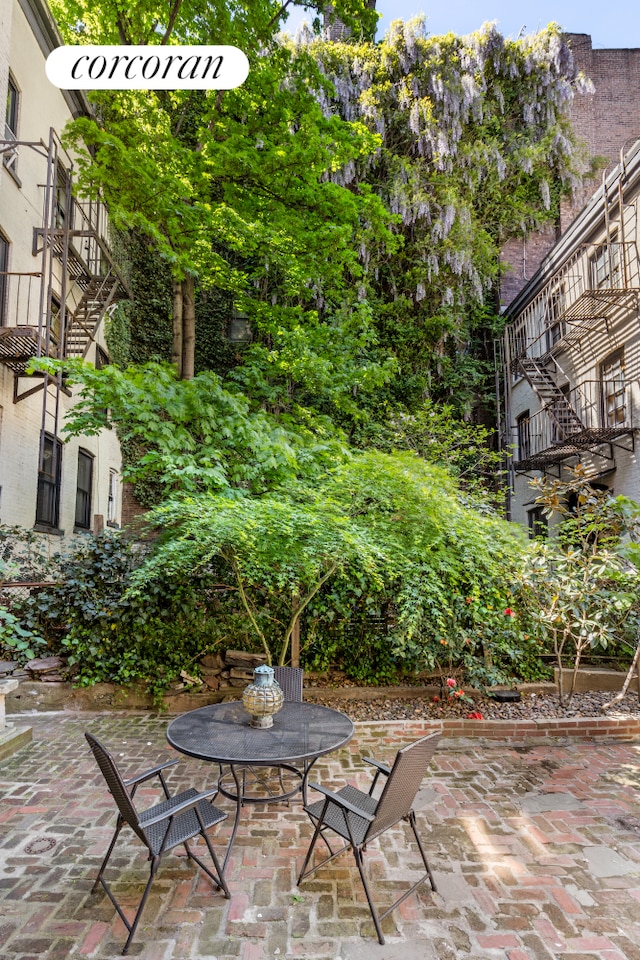 113 W 15th St Unit 1E, New York City, NY 10011 - view of patio / terrace