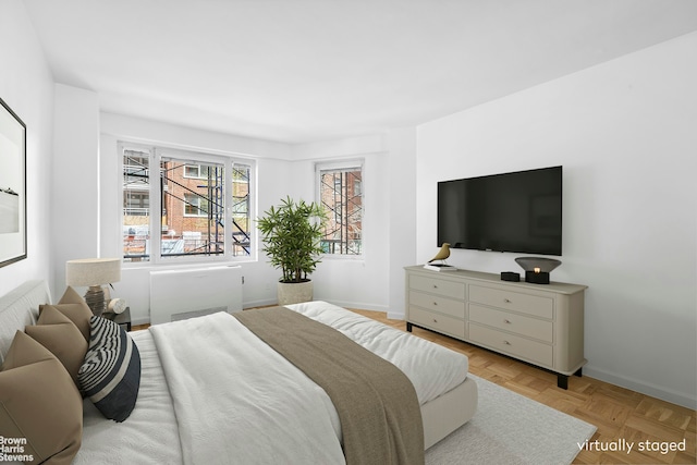 60 Sutton Pl S Unit 3Kn, New York City, NY 10022 - bedroom with baseboards