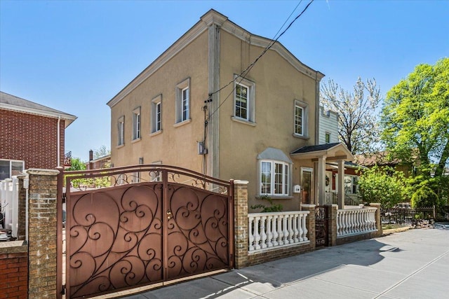 21-09 48th St, New York City, NY 11105 - gate with a fenced front yard