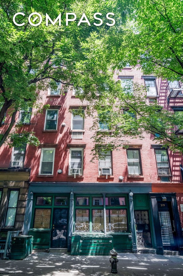 217 E 5th St Unit 6, New York City, NY 10003 - view of building exterior