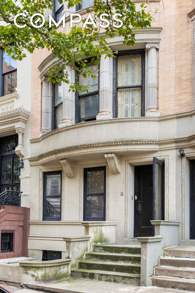 32 W 85th St, New York City, NY 10024 - doorway to property featuring a balcony