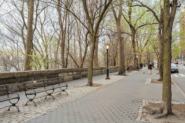 515 W End Ave Unit 15-D, New York City, NY 10024 - view of property's community