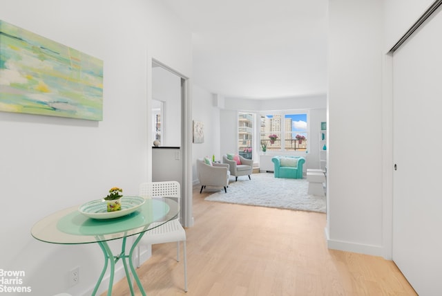 520 E 72nd St Pha, Pha, New York City, NY 10021 - corridor with wood finished floors and baseboards