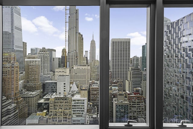 18 W 48th St Phd, Phd, New York City, NY 10036 - property's view of city