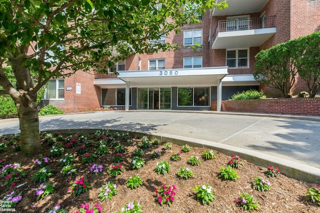 3050 Fairfield Ave Unit 3F, New York City, NY 10463 - view of building exterior with a parking lot