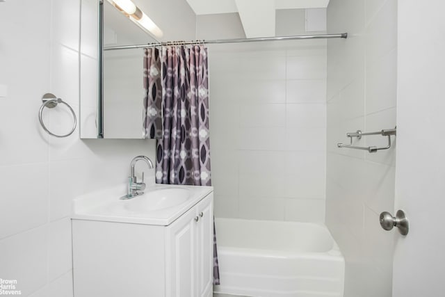 3050 Fairfield Ave Unit 3F, New York City, NY 10463 - full bath featuring vanity and shower / bath combination with curtain