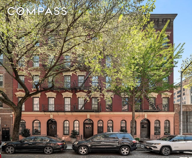 354 W 12th St Unit 5B, New York City, NY 10014 - view of building exterior