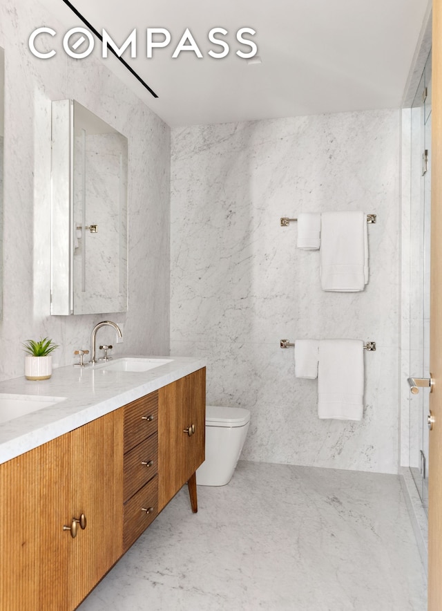 120 E 29th St Phb, Phb, New York City, NY 10016 - full bathroom featuring toilet and double vanity