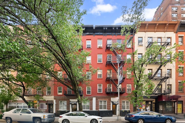 328 E 73rd St Unit 2C, New York City, NY 10021 - view of building exterior