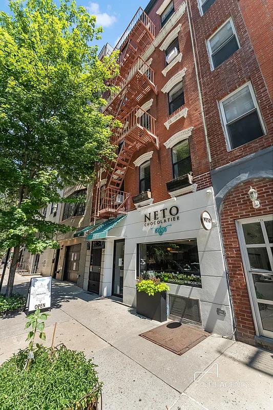 197 E 76th St, New York City, NY 10021 - view of building exterior