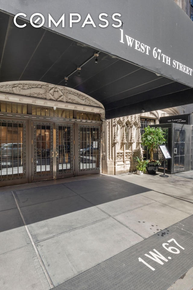 1 W 67th St Unit 2M, New York City, NY 10023 - view of exterior entry