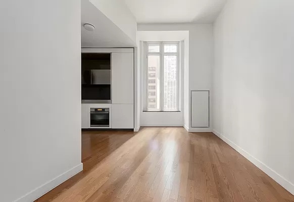 15 William St Unit 19H, New York City, NY 10004