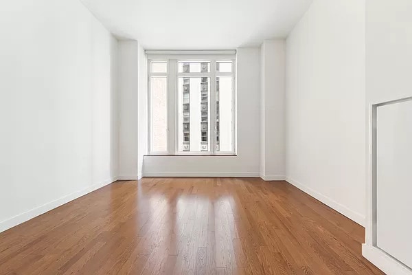 15 William St Unit 19H, New York City, NY 10004