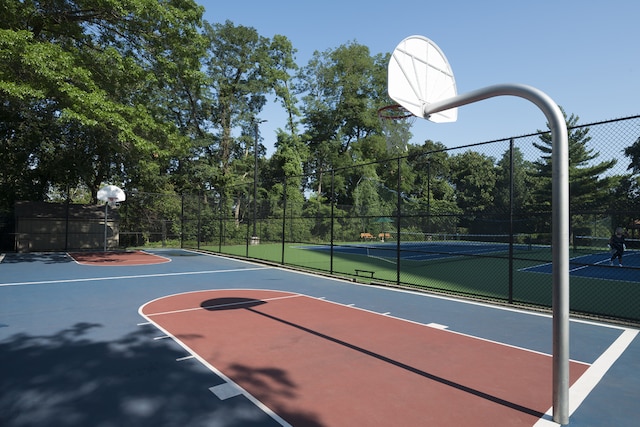 5700 Arlington Ave Unit 3P, New York City, NY 10471 - view of sport court with community basketball court and fence