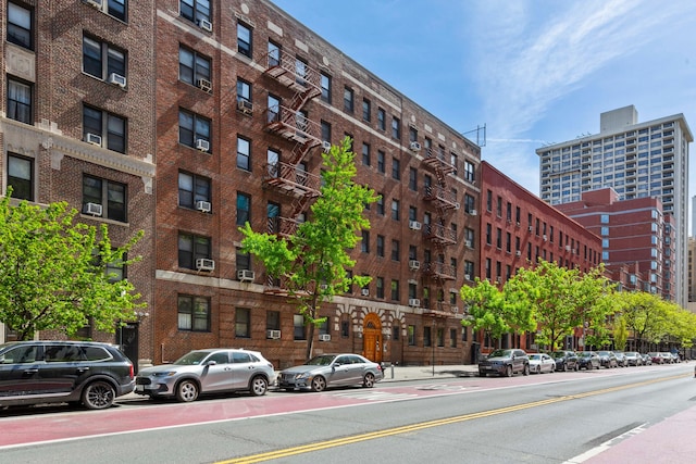 125 W 96th St Unit 1A, New York City, NY 10025 - view of apartment building / complex featuring cooling unit