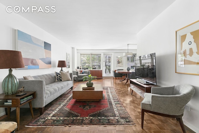 1199 Park Ave Unit 2F, New York City, NY 10128 - view of living area
