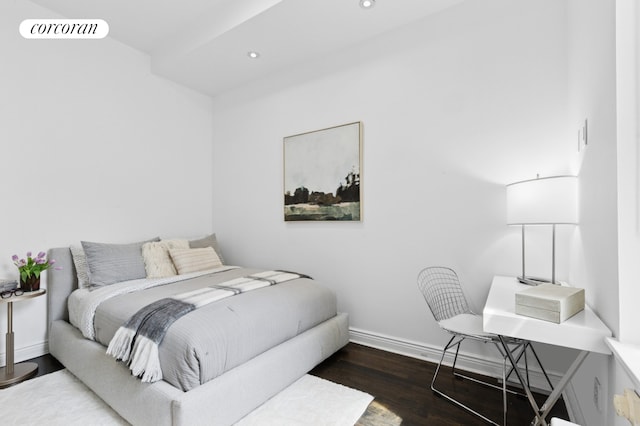 bedroom with wood finished floors, recessed lighting, baseboards, and a desk