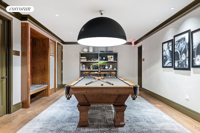 100 Barclay St Unit 20B, New York City, NY 10007 - recreation room with wood finished floors, crown molding, billiards table, and baseboards