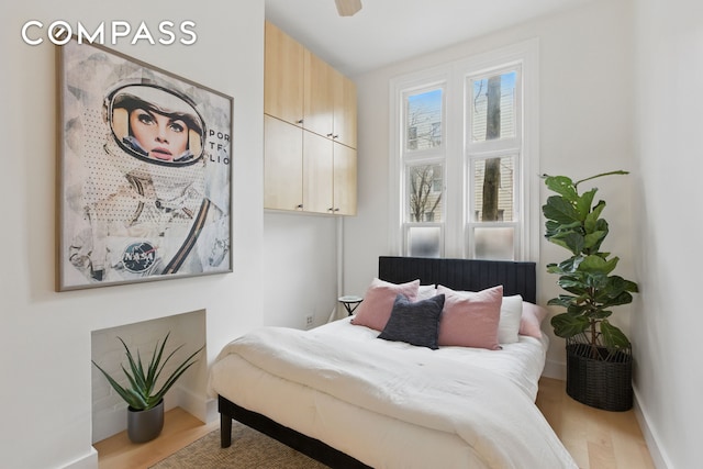 152 N 9th St Unit 1R, New York City, NY 11249 - bedroom featuring light wood-style flooring and baseboards